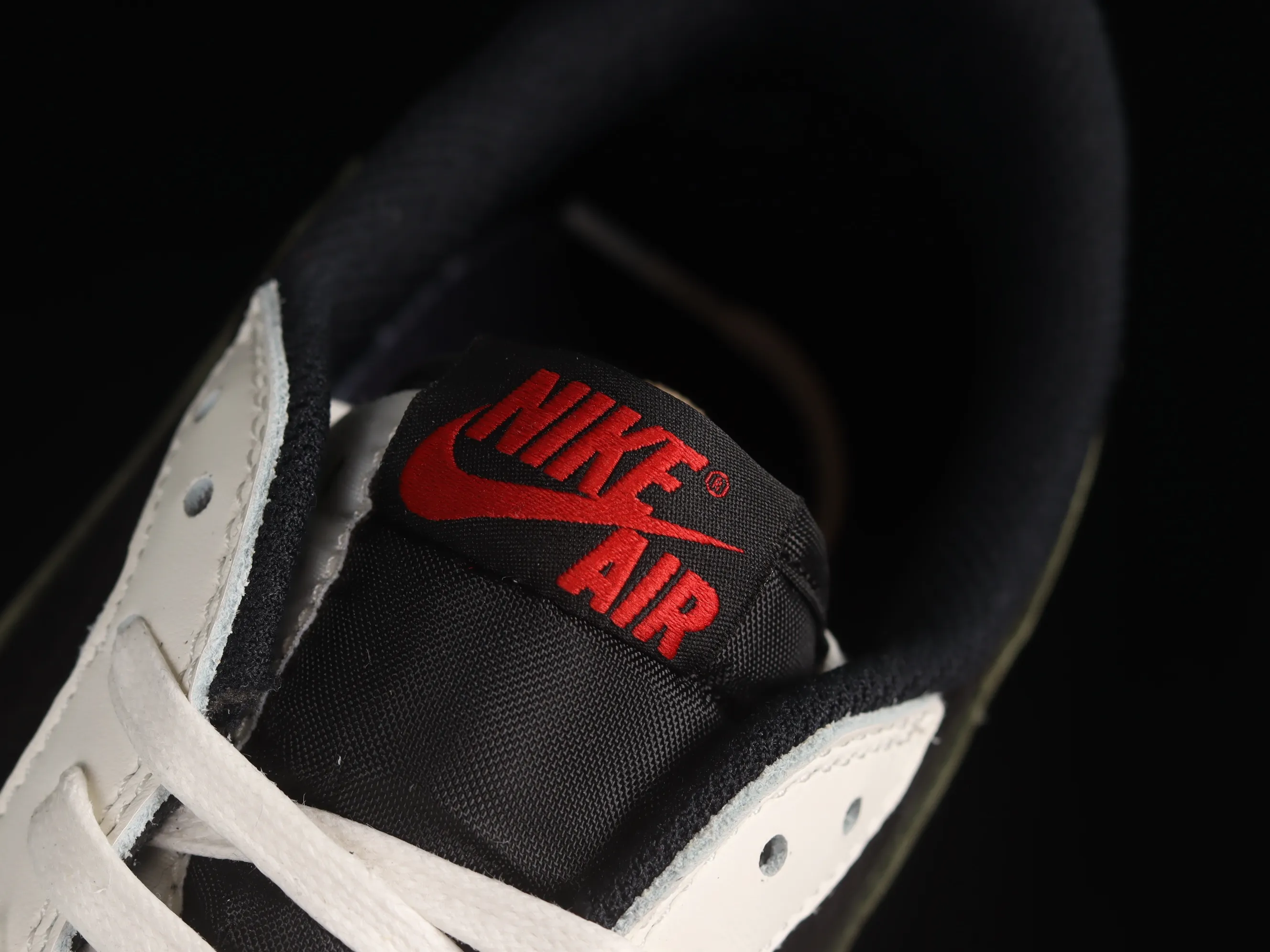 All Categories Air Jordan Jordan Series Basketball Shoes Air Jordan 1 Low OG Version Travis Scott x Air Jordan 1 Low OG AJ1 Joe 1 Joint Overhead DZ4137-106